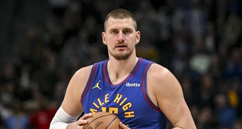 爱游戏APP德罗巴连续十场比赛得分超过比赛局势复杂，勇士不断突破！